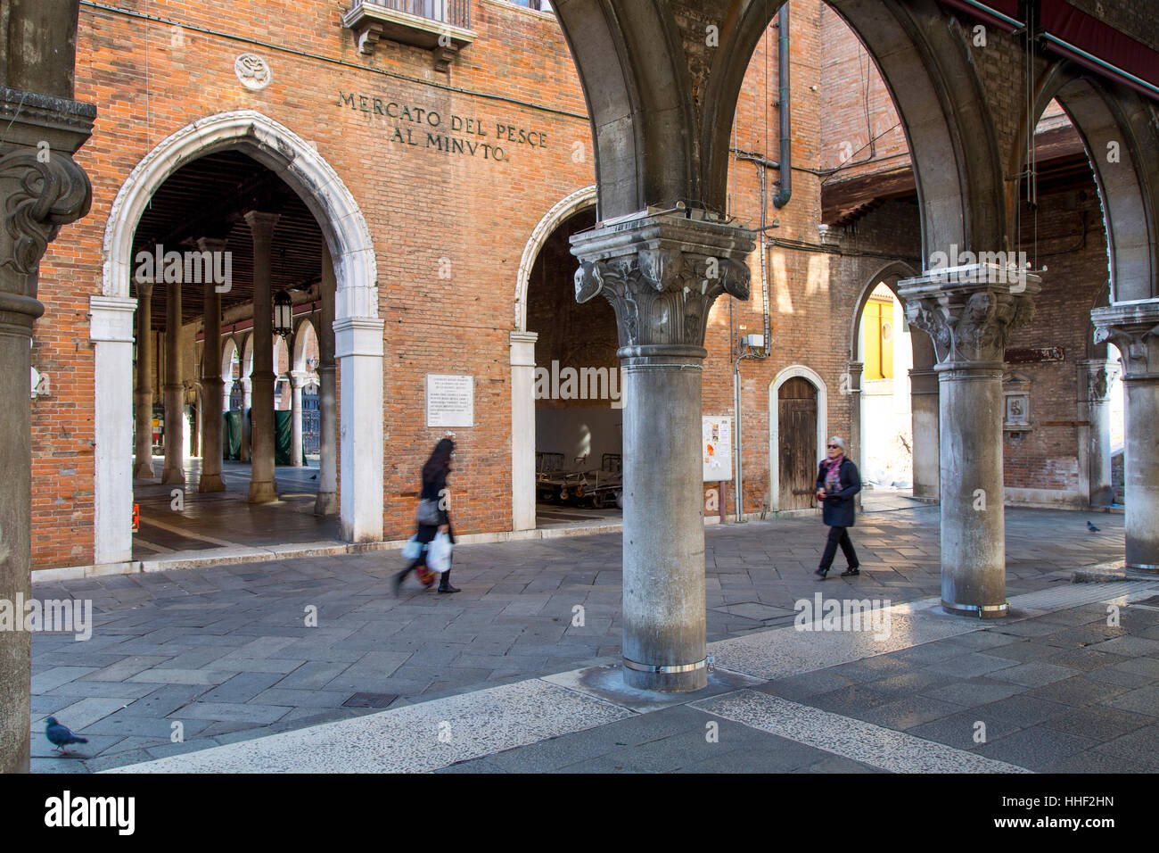 Mercato del Pesce - historique du marché aux poissons du Rialto, Venise, Vénétie, Italie Banque D'Images