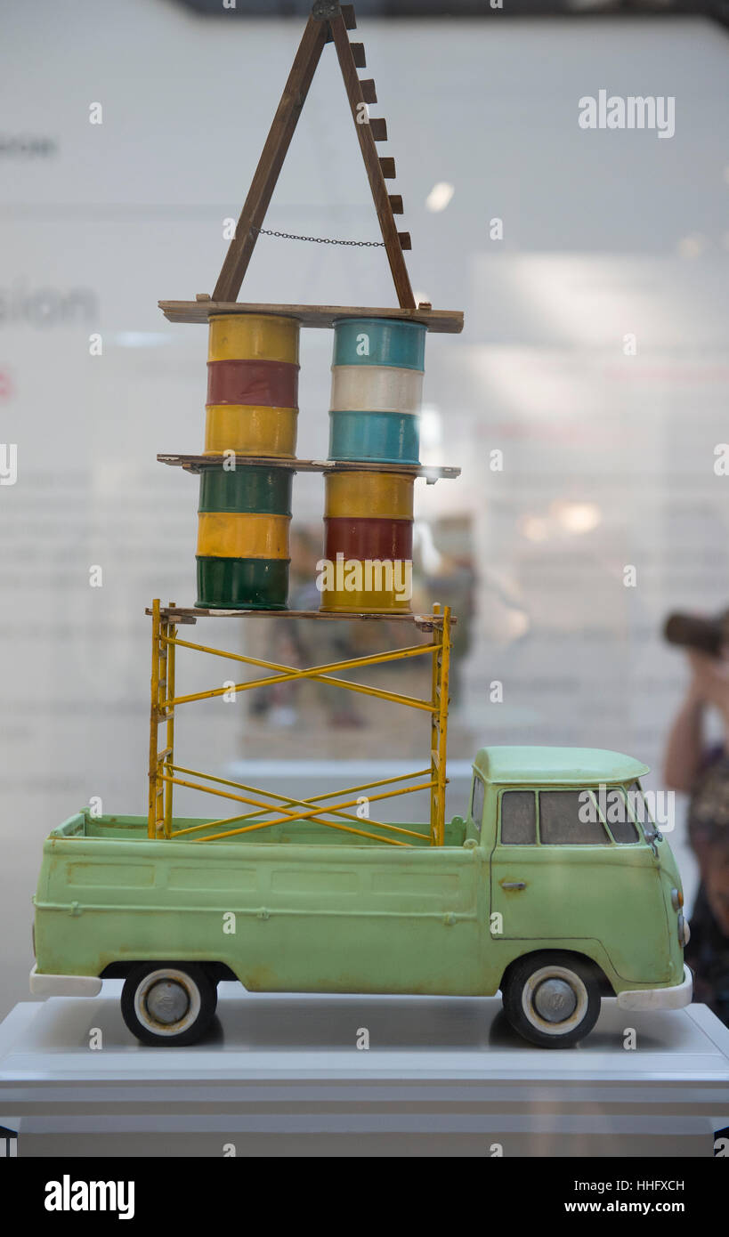 National Gallery, Londres, Royaume-Uni. 19 janvier, 2017. Maquette des cinq propositions pour le prochain Quatrième Plinth commissions sont dévoilées. Damián Ortega plus élevé - par. Les artistes sélectionnés seront annoncés en mars 2017, et leurs œuvres seront dévoilés à Trafalgar Square en 2018 et 2020 respectivement. Les commissions seront gagnants à la suite de la sculpture actuelle vraiment bon par David Shrigley. © artsimages/Alamy Live News. Banque D'Images