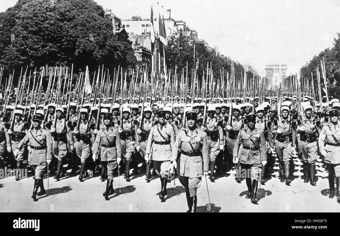 14 juillet Bastille Day mars le long des Champs Elysées, Paris, par la Légion étrangère française, 1939 Banque D'Images