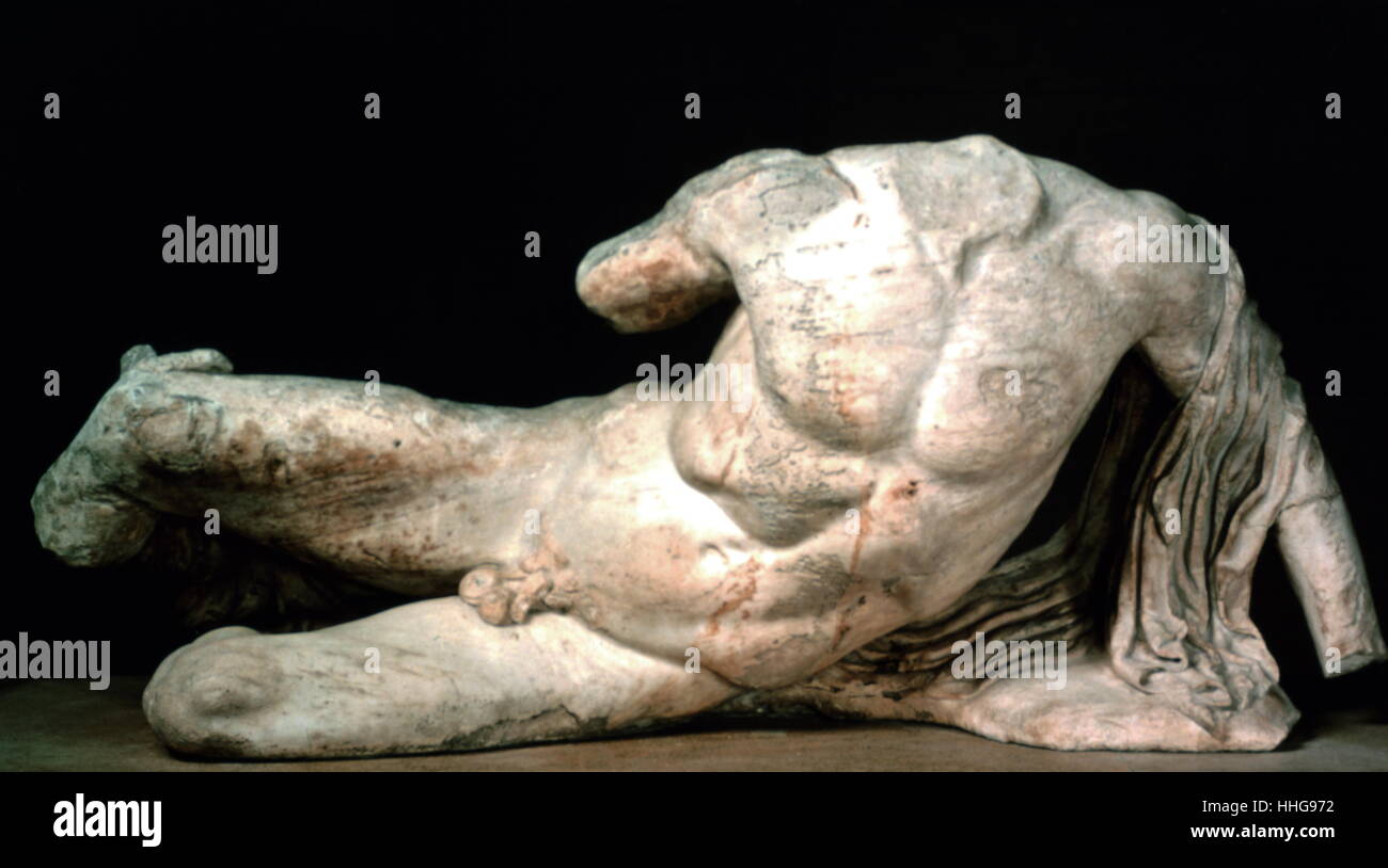 La statue en marbre de la rivière Ilissos, dieu de l'ouest fronton du Parthénon, British Museum, Londres, du marbre. 447 - 438 avant notre ère Banque D'Images