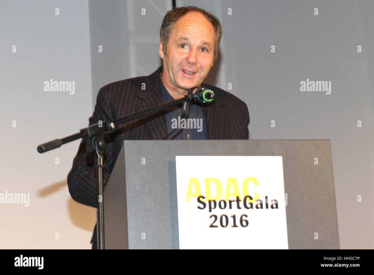 Gerhard Berger, ancien pilote de F1 et laudator pour Nico Rosberg ADAC - 2016 GALA SPORT 17.12.2016, Motorsportler Motorsportler Ehrung à München, des Jahres - Crédit Photo : © ATP / THILL Arthur comprend : Gerhard Berger Où : Munich, Bavière, Allemagne Quand : 17 Déc 2016 ATP/WENN.com Crédit : Banque D'Images