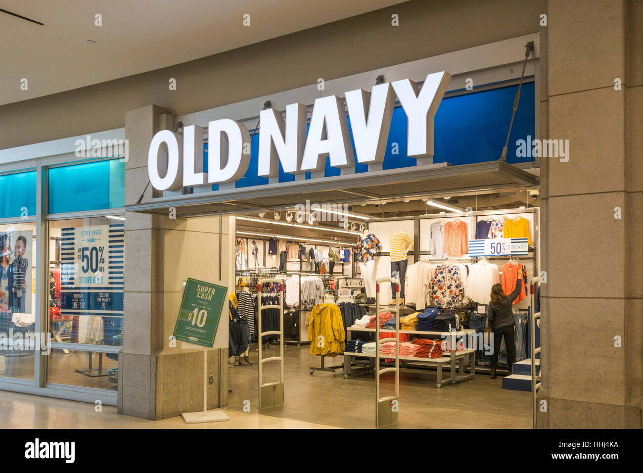 Magasin de vêtements Old Navy en centre-ville de Scarborough, à Toronto, Ontario, Canada Banque D'Images