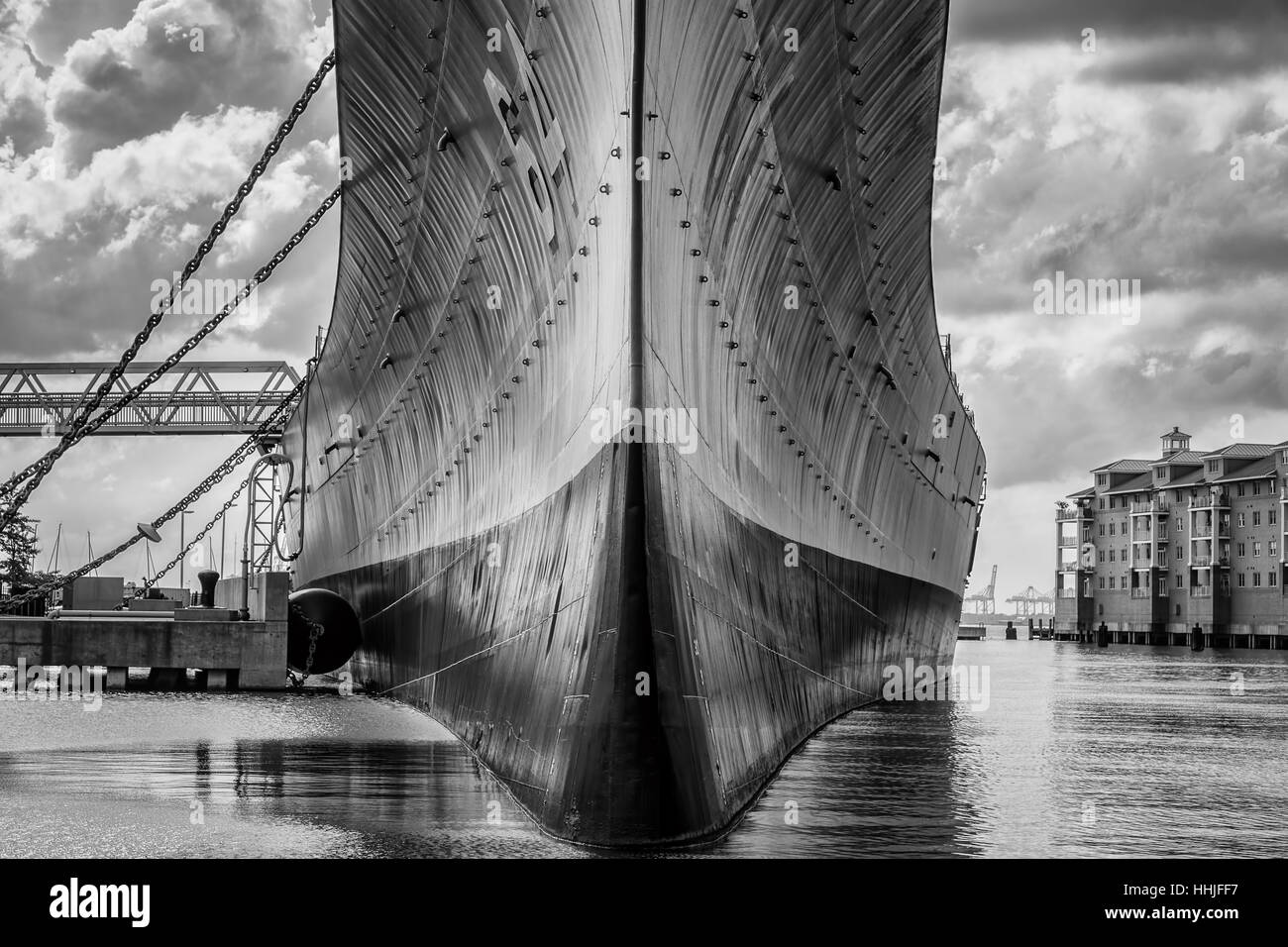 Wisky était le surnom de l'USS California (BB-64) présenté ici à sa nouvelle maison à Norfolk, en Virginie. https://en.wikipedia.org/wiki/USS Wisconsin (BB- Banque D'Images