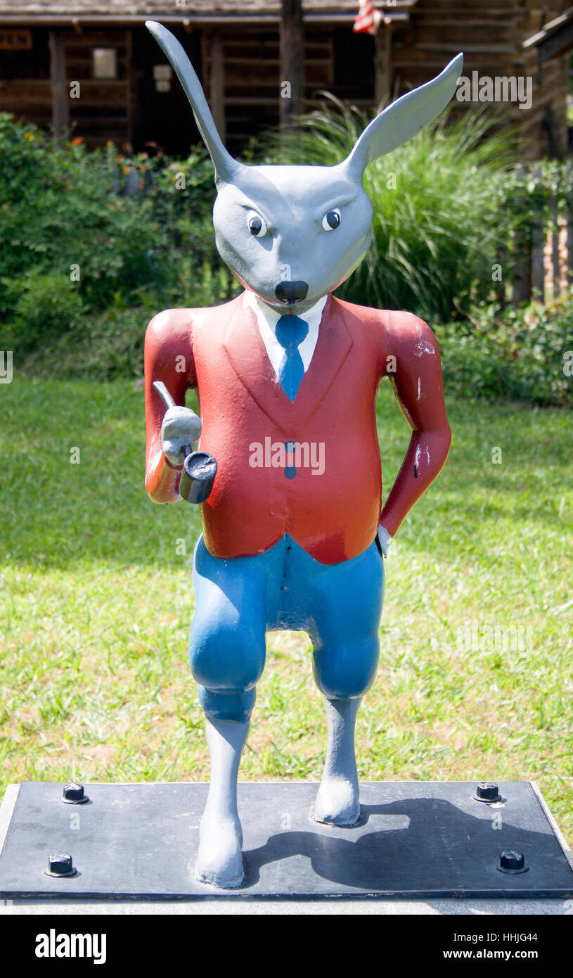 Le musée de l’oncle Remus à Eatonton, en Géorgie, célèbre les contes de Br’er Rabbit de Joel Chandler Harris avec des expositions dans des cabanes en rondins historiques. Banque D'Images