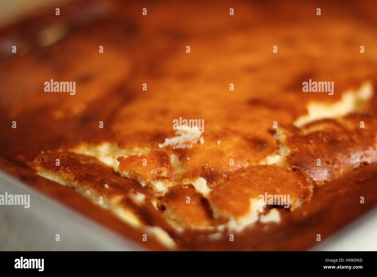 Du gâteau au fromage avec garniture aux graines de pavot Banque D'Images