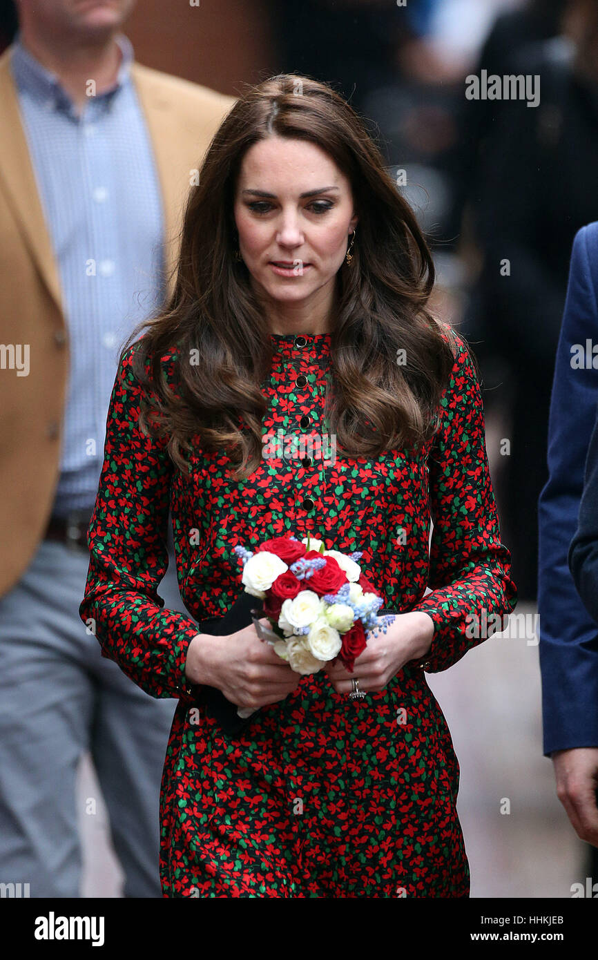 William, Kate et Harry assister à une fête de Noël au service des jeunes le mélange avec les chefs ensemble comprend : le prince Harry, la duchesse de Cambridge, duc de Cambridge où : London, Royaume-Uni Quand : 19 Déc 2016 Crédit : WENN.com Banque D'Images