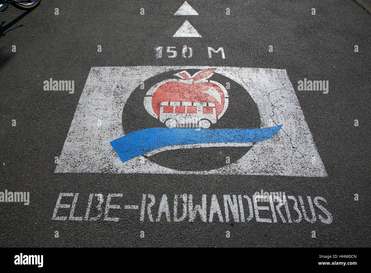 Lühe, signe de la rue pour les cyclistes, l'Altes Land, Basse-Saxe, Allemagne, Europe Banque D'Images