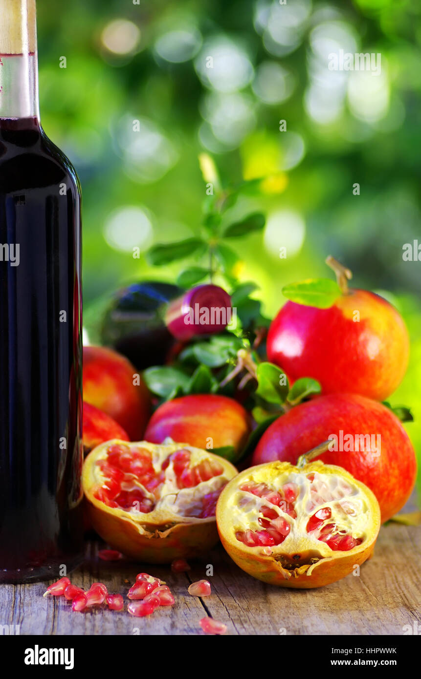 Le verre, calice, tumbler, vin, fruits, bouteille, pourpre, de grenade, de verre, Banque D'Images