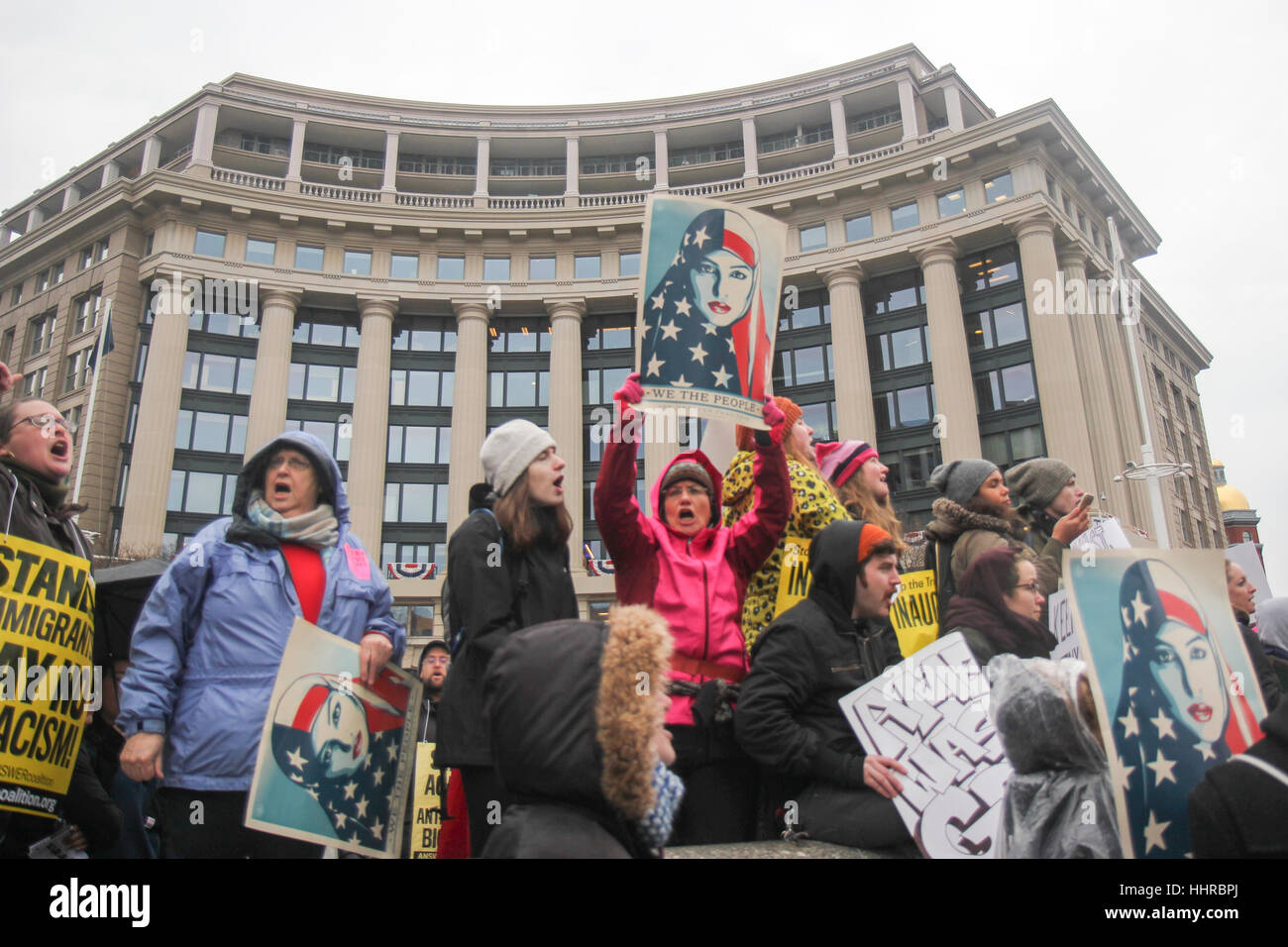 Washington, USA. Le 20 janvier, 2017. Manifestant lors d'un rassemblement organisé par la Coalition Réponse le jour de l'inauguration de Donald J. Trump comme président des États-Unis. Crédit : Susan Pease/Alamy Live News Banque D'Images