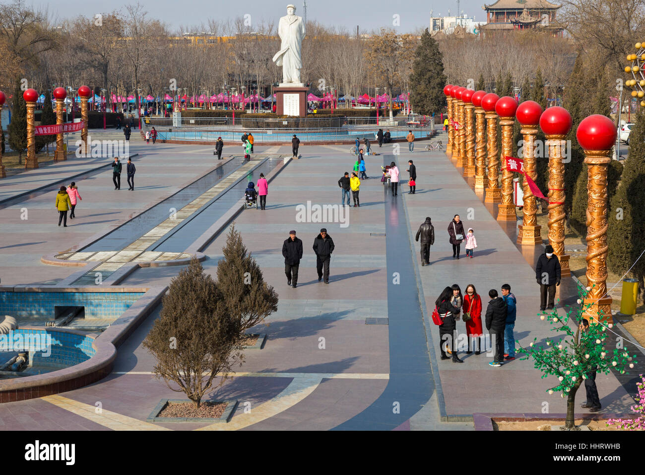 Le président Mao statue, la Place du Peuple, Zhongwei, province de Ningxia, Chine Banque D'Images