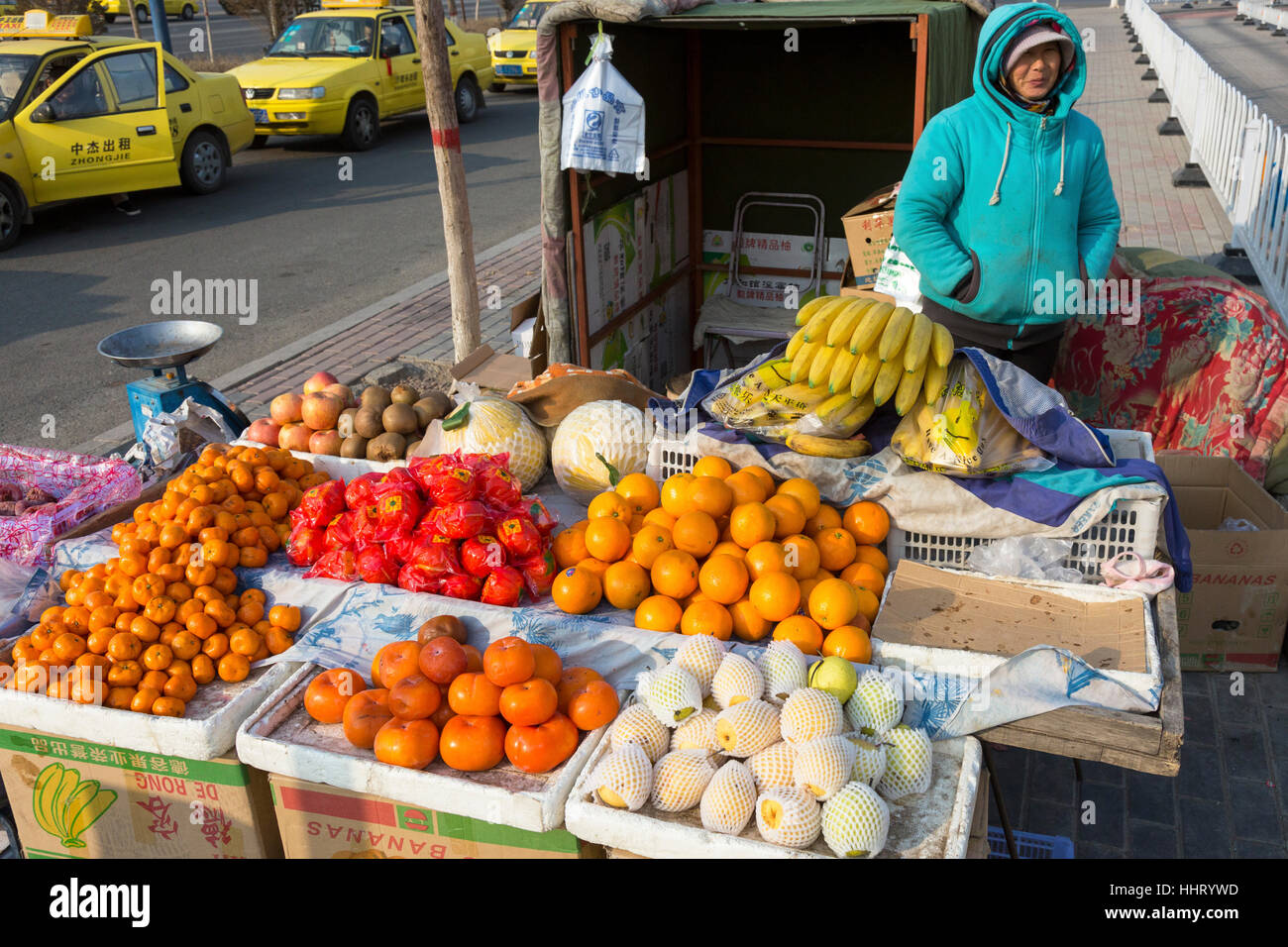 Vendeur de fruits, Zhongwei, province de Ningxia, Chine Banque D'Images