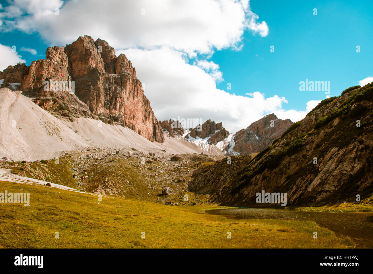 Mitteralplsee le lac et les montagnes des Dolomites, le Tyrol du Sud, Italie Banque D'Images
