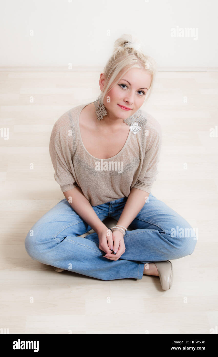 Portrait de la jeune femme Banque D'Images