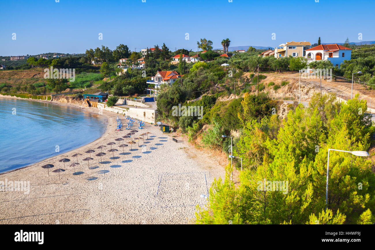 Paysage de la plage de Bouka dans matin d'été, station touristique populaire destination de Zante, l'île grecque dans la mer Ionienne Banque D'Images