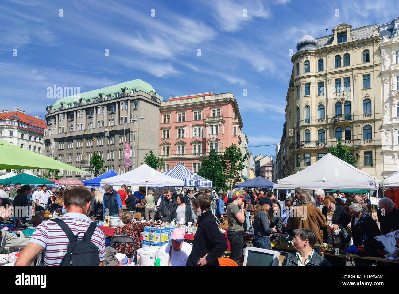 Wien, Vienne : Naschmarkt ; marché aux puces le samedi matin, 06, Wien, Autriche. Banque D'Images