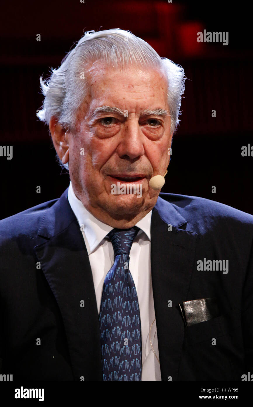 Mario Vargas Llosa - Lesung des Romains 'Die Enthuellung» Gorsser Sendesaal, la BAR, 26. Oktober 2016, Berlin. Banque D'Images