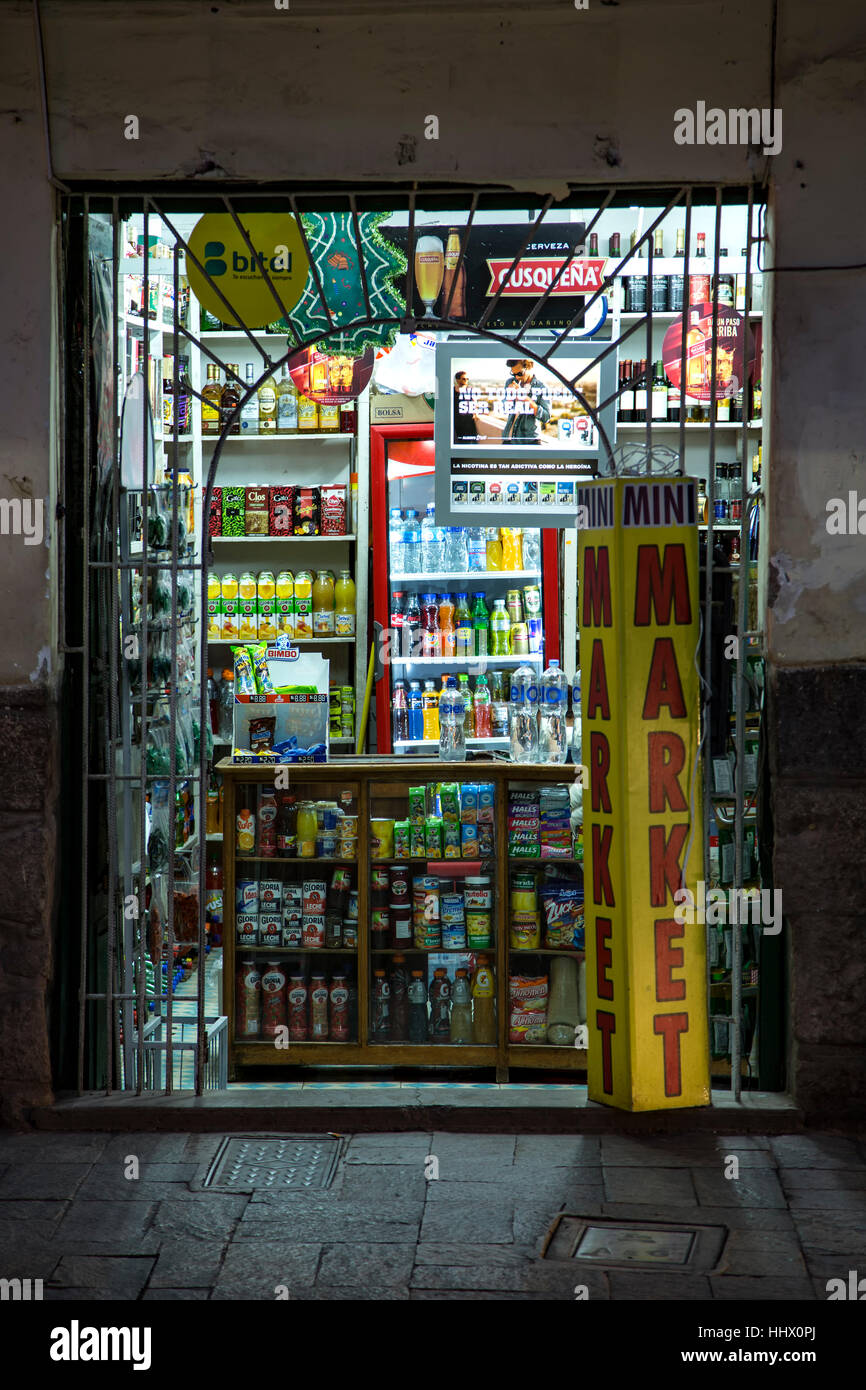 Tiendita, Mini-marché, Cusco, Pérou Banque D'Images