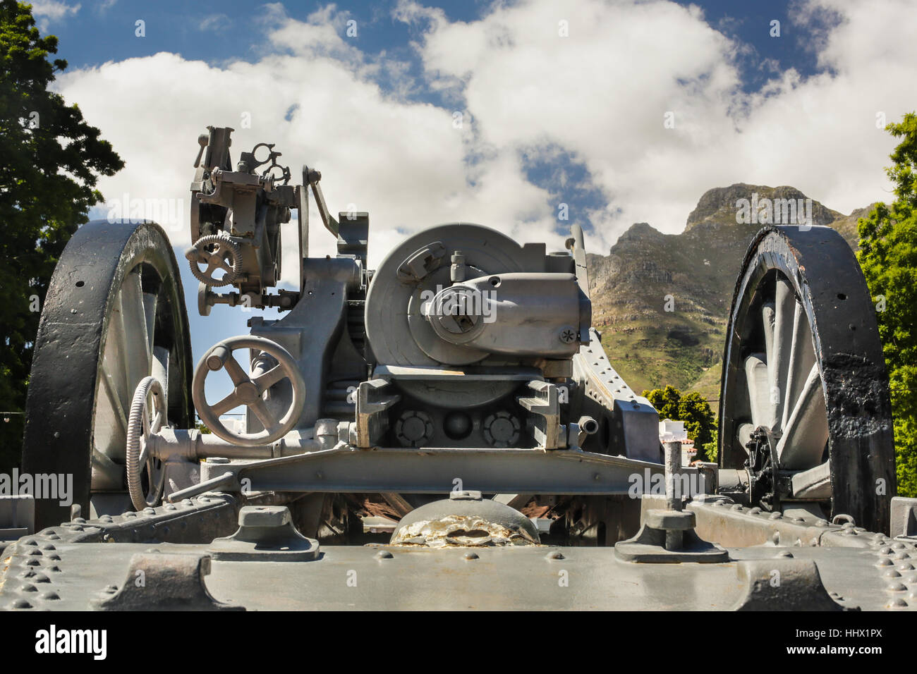 Montagnes, roue, de meubles anciens, tournage, cannon, fonte, vieux, le bras, l'arme, Banque D'Images