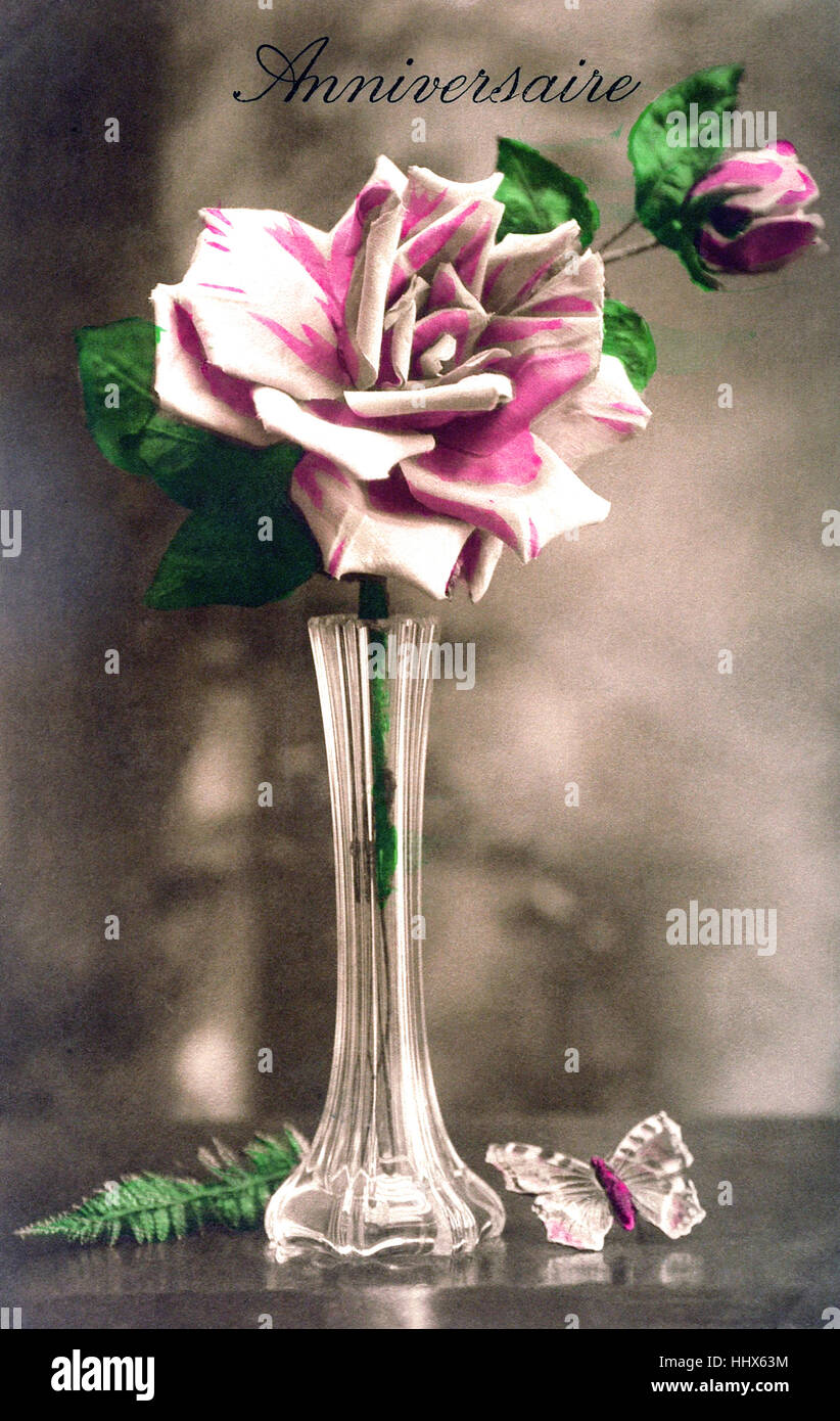 Carte Postale Ancienne Rose Pour Souhaiter Un Joyeux Anniversaire Photo Stock Alamy Carte Postale Ancienne Rose Pour Souhaiter Un Joyeux Anniversaire Photo Stock Alamy