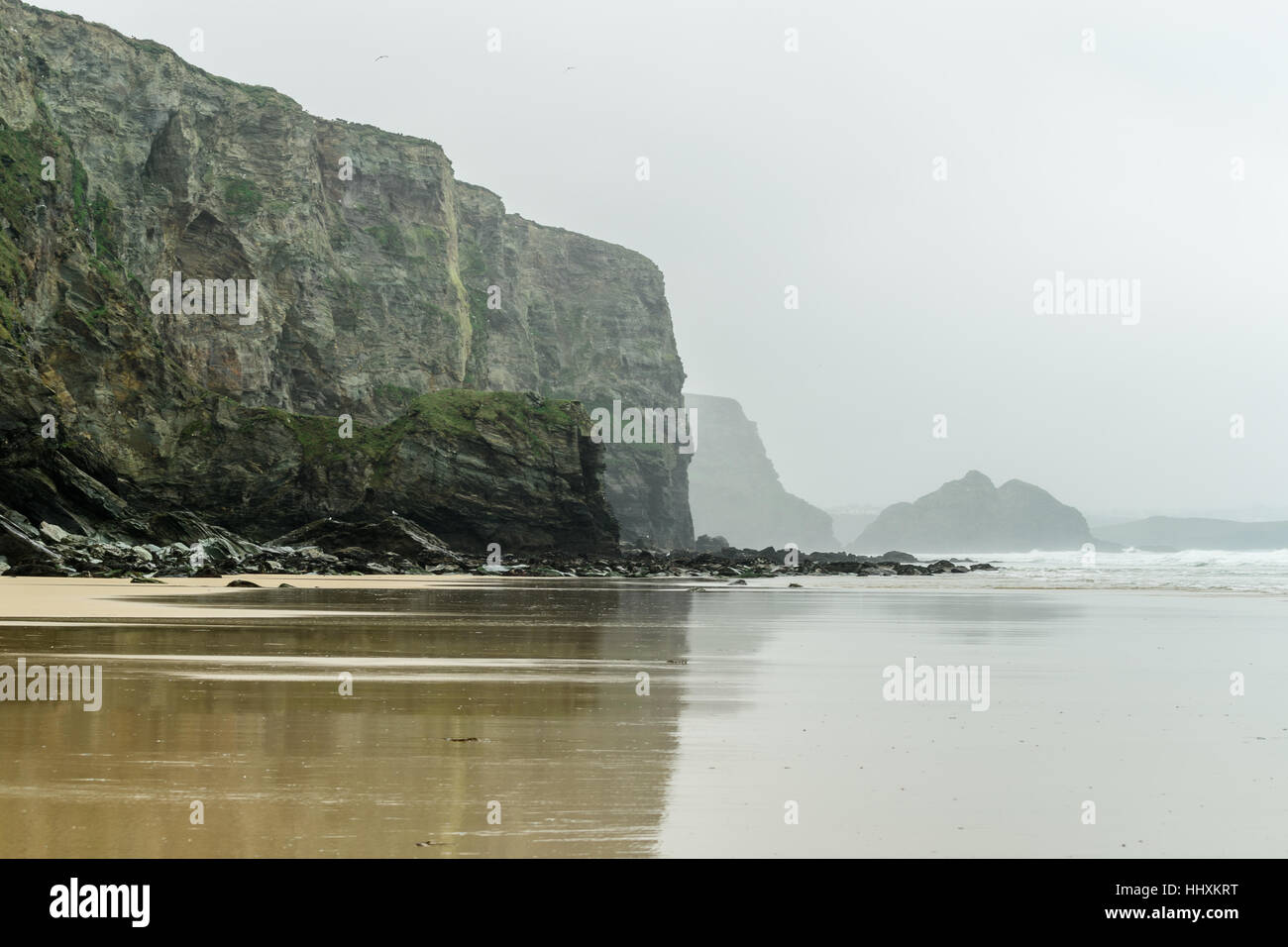 L'océan Atlantique à Watergate Bay, Cornwall, Angleterre. Banque D'Images
