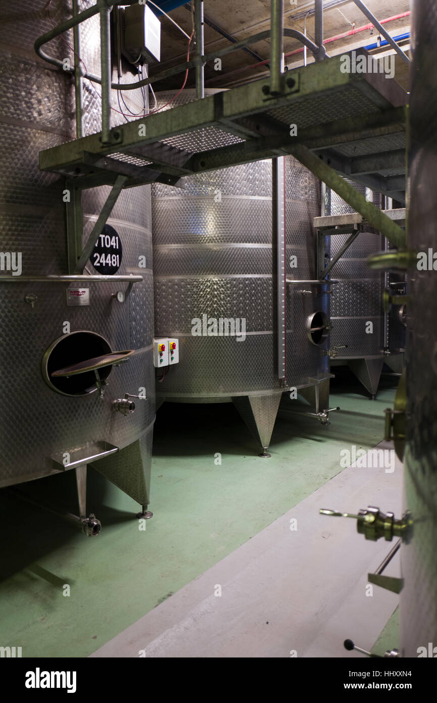 Cuves de vinification vignoble à Stellenbosch, Afrique du Sud Banque D'Images