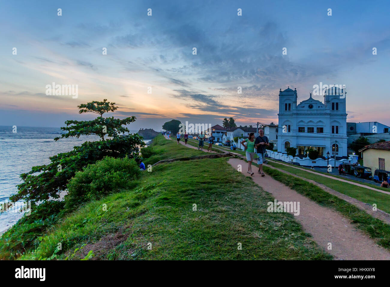 FORT, Galle, SRI LANKA - CIRCA DÉCEMBRE 2016 : vue panoramique avec mosquée à vieux fort colonial dans Galle Sri Lanka Banque D'Images