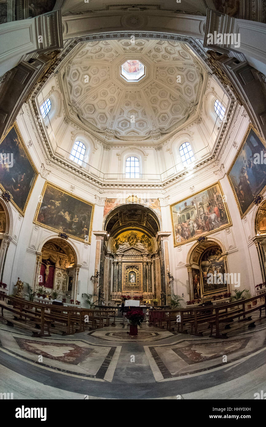 Rome. L'Italie. Intérieur de l'église de Santa Maria della Pace. Banque D'Images