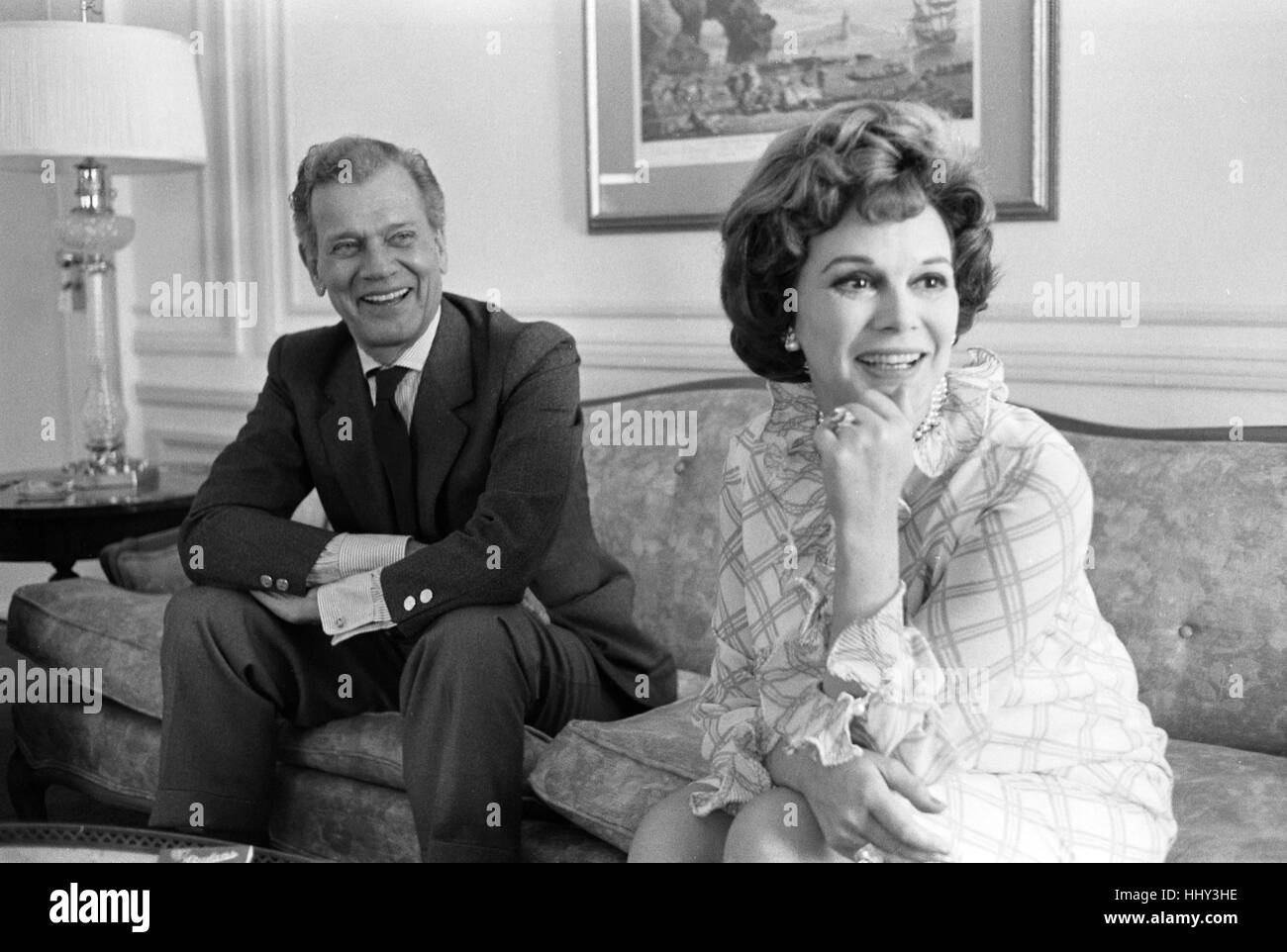 Joseph Cotton et Patricia Medina, à la maison, 1969 Banque D'Images