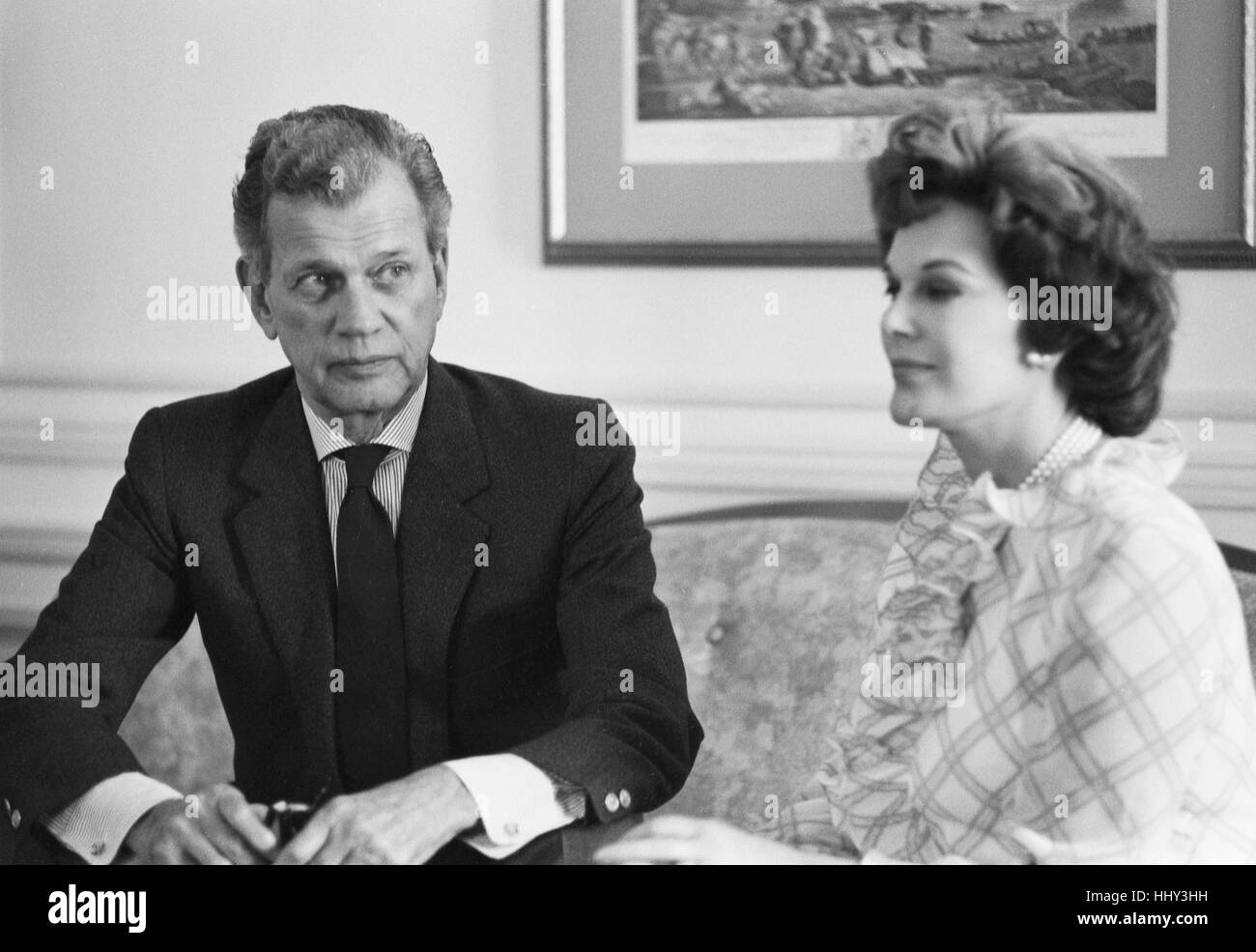 Joseph Cotton et Patricia Medina, à la maison, 1969 Banque D'Images