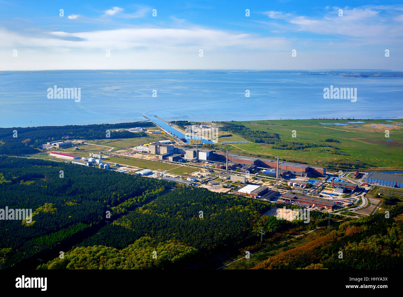 Centrale nucléaire près de la mer Baltique Banque D'Images