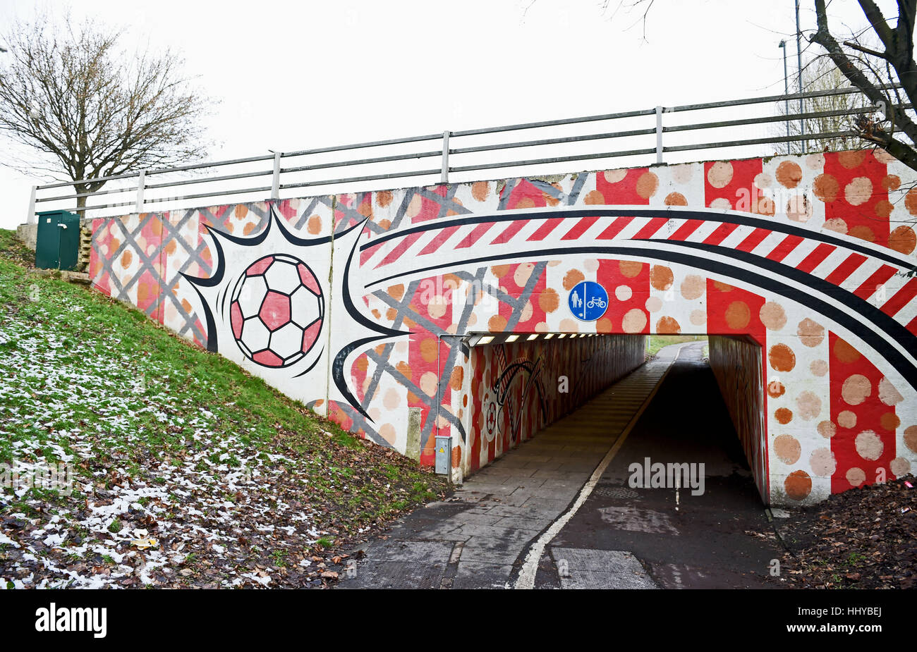 Par passage dans le Club de Football de Crawley Sussex UK Banque D'Images