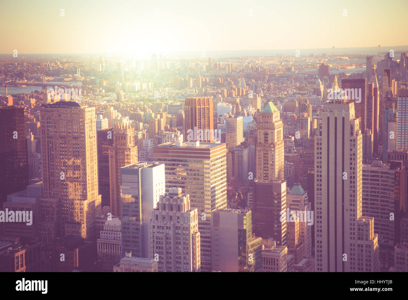 Magnifique coucher de soleil sur la ville de New York à partir de midtown Manhattan Banque D'Images