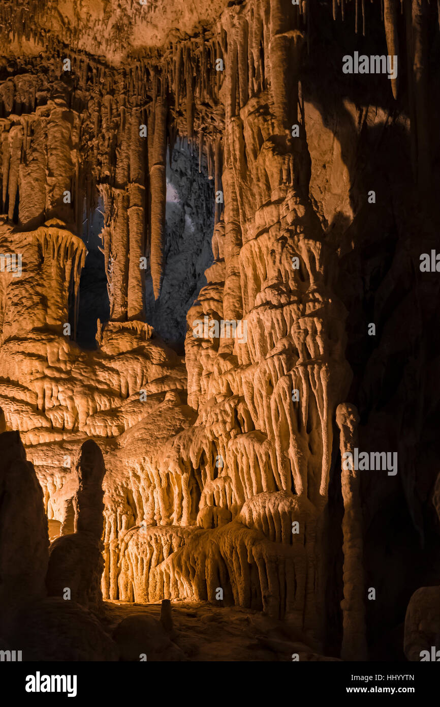 Palais gothique, avec de magnifiques stalactites et autres formations, dans la région de Lehman Caves dans le Parc National du Grand Bassin, Nevada, USA Banque D'Images