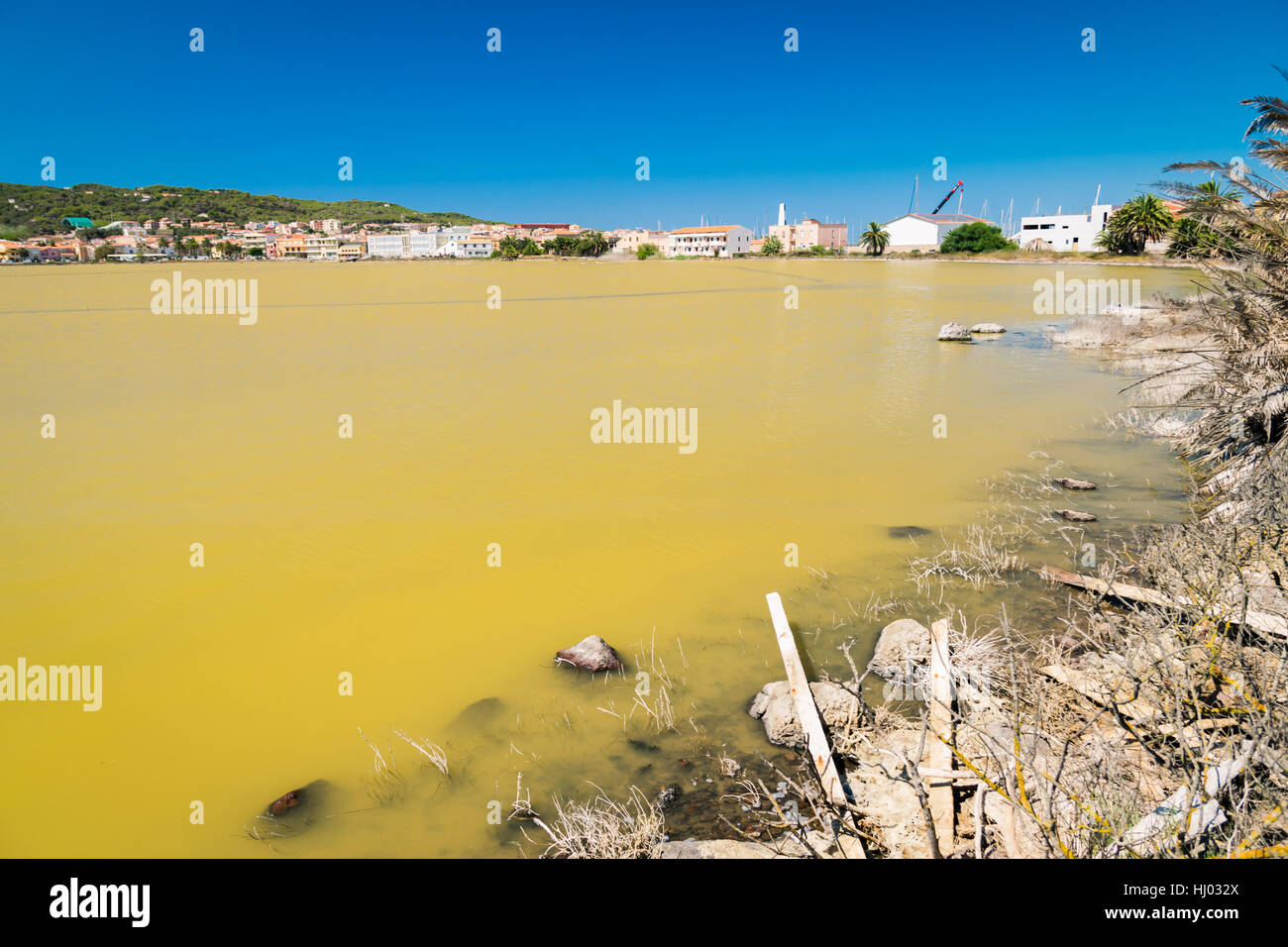 Salines abandonnées à Carloforte, île de San Pietro, Sardaigne, Italie. Banque D'Images