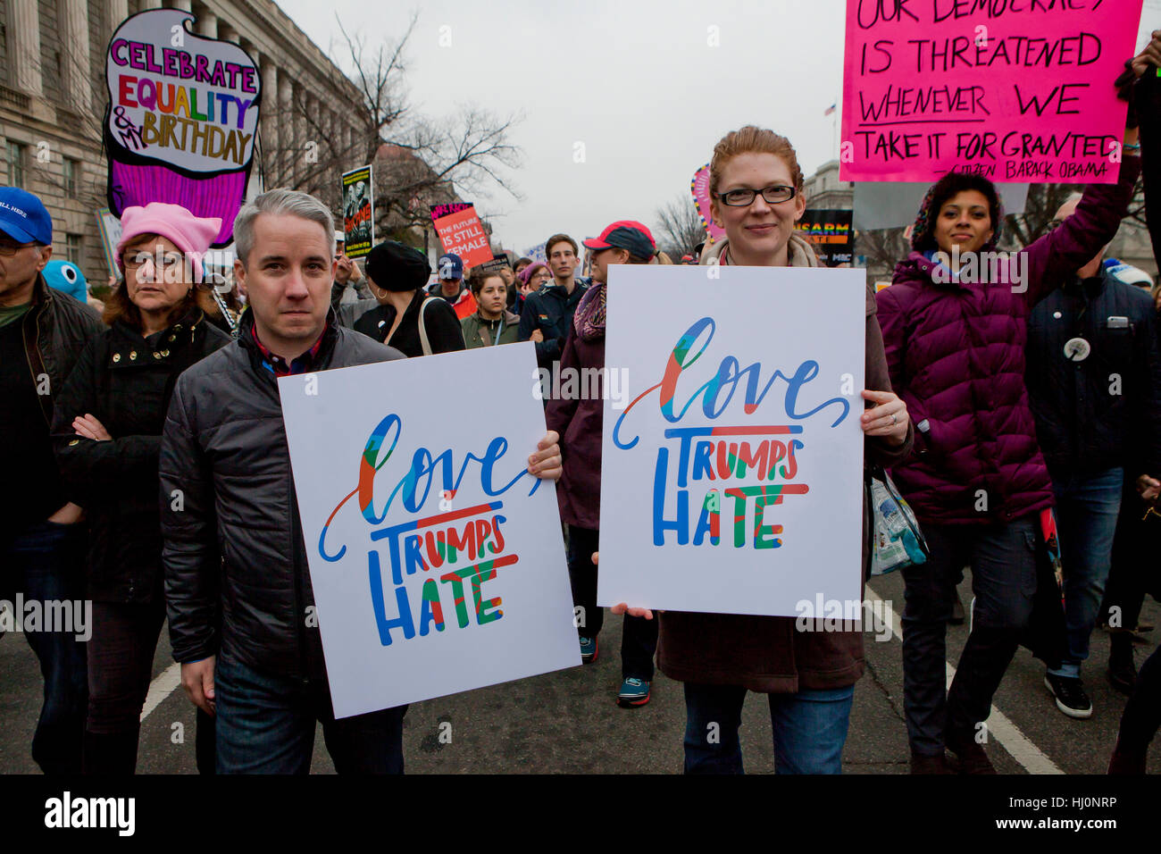 Washington, USA. 21, janvier 2017. Marche des femmes attire des centaines de milliers de personnes à Washington, DC, juste un jour après l'investiture présidentielle célébrations de Donald Trump. Credit : B Christopher/Alamy Live News Banque D'Images