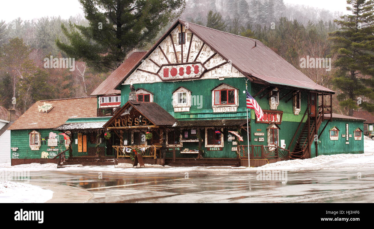 Long Lake , New York, USA. 19 janvier, 2017. Hoss's Country Corner, charmant et rustique souvenirs et cadeaux dans le lac Long, New York Banque D'Images