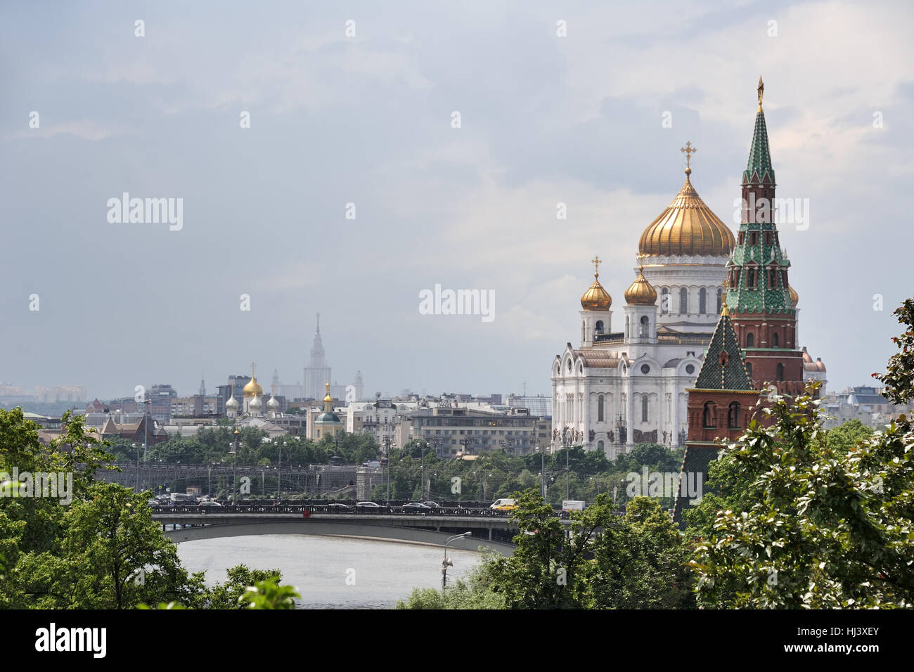 Donnent sur la ville de Moscou le Kremlin en direction du Sud-Ouest. Paysages urbains de Moscou, Russie. Banque D'Images