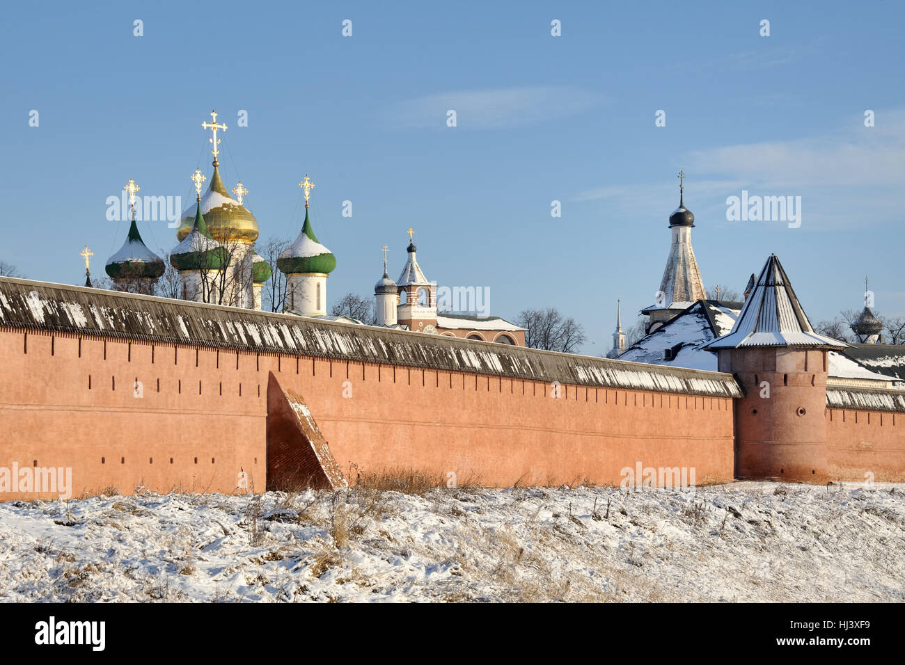 Protégé par les puissants murs et tours - églises et bâtiments du monastère. Spaso-Yevfimyev Suzdal, Russie Banque D'Images