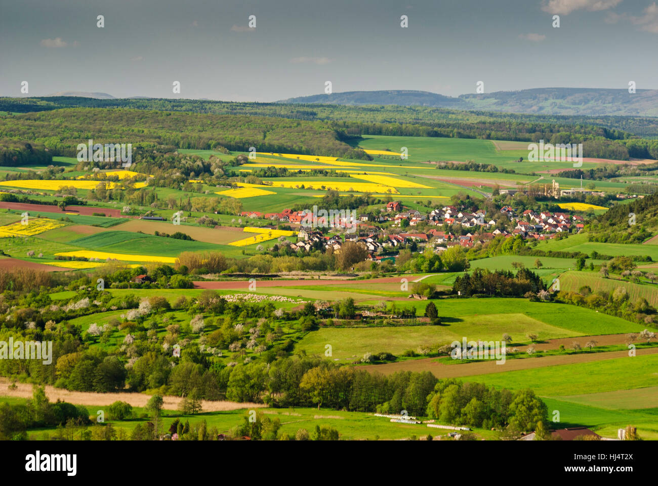 Wartmannsroth : vue sur la vallée de la Saale franconienne, Unterfranken, en Basse-franconie, Bayern, Bavière, Allemagne Banque D'Images