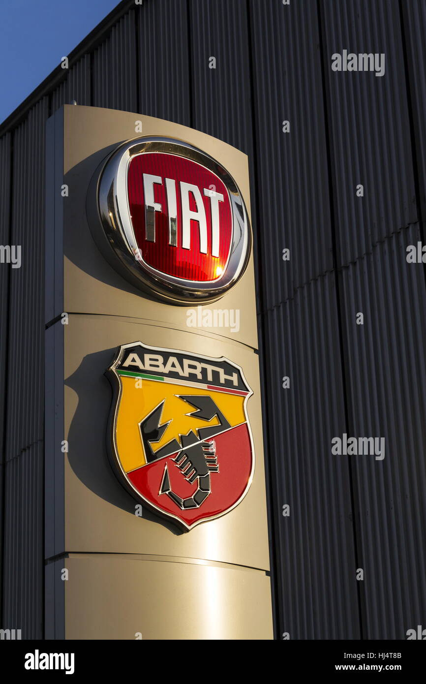 PRAGUE, RÉPUBLIQUE TCHÈQUE - le 20 janvier : Fiat et Abarth logo de l'entreprise bâtiment concessionnaire Banque D'Images