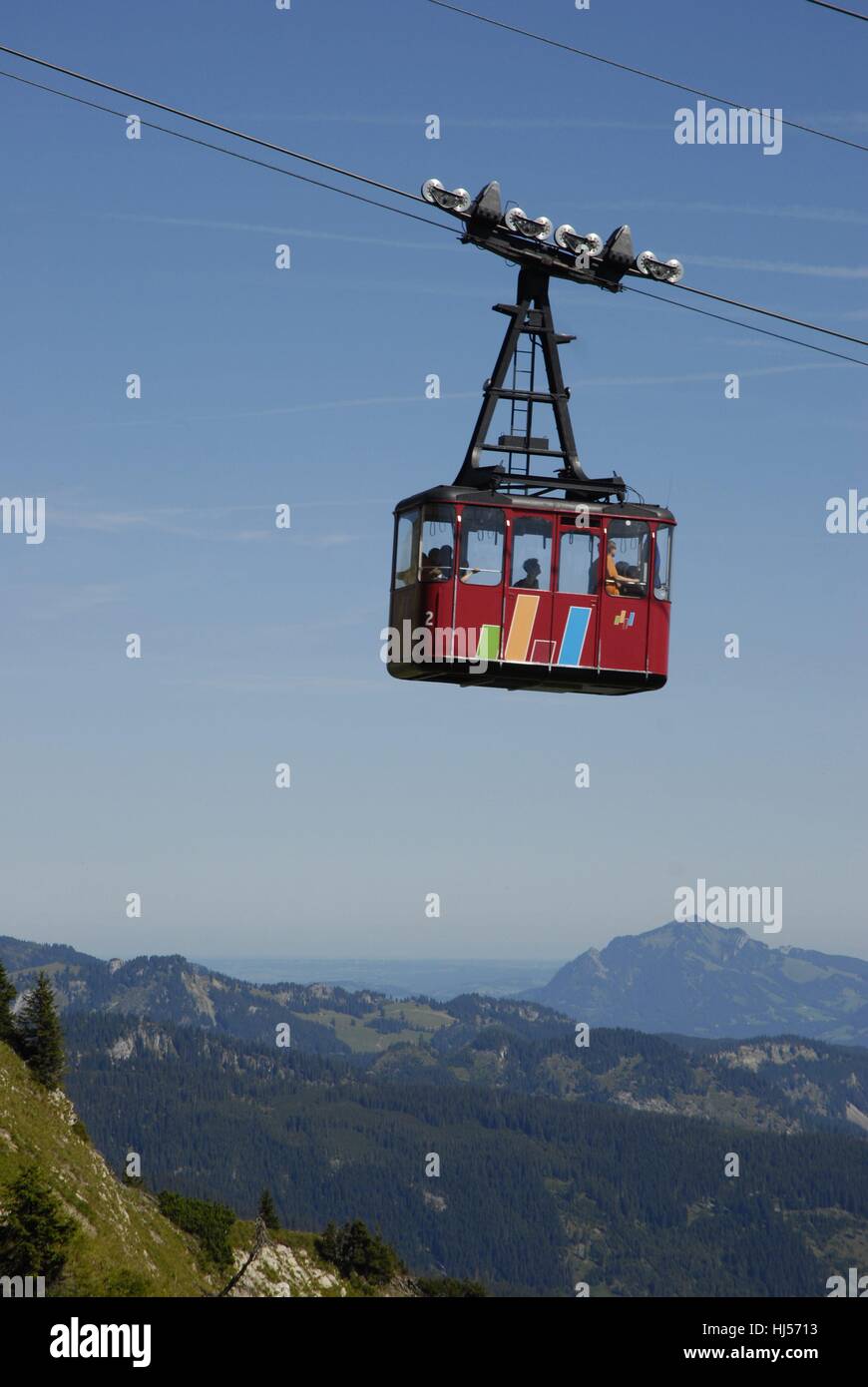 Kabine der Walmendingerhornbahn, HG. Allgäuer Berge mit Grünten Banque D'Images