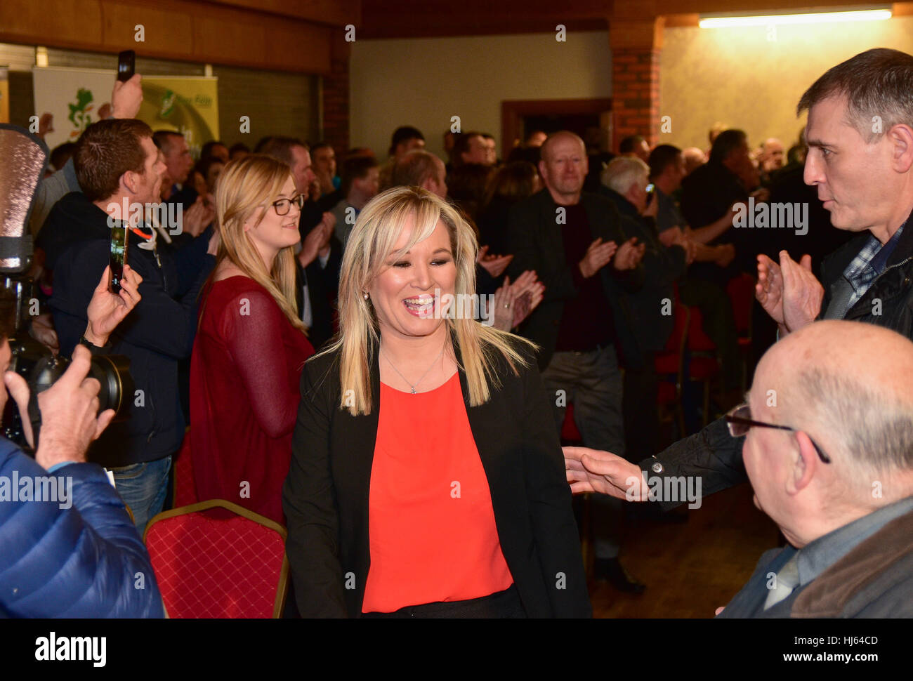 Clonoe, Irlande. 25 Jan, 2017. Nouveau leader du Sinn Fein Michelle O'Neill homecoming event dans Clonoe. Credit : Mark Winter/Alamy Live News Banque D'Images