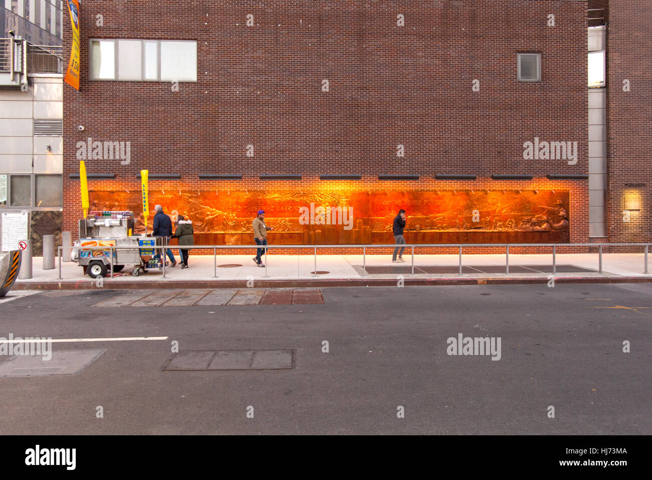 New York Fire Department NYFD Memorial Wall, World Trade Center, Manhattan, New York City, New York, USA Banque D'Images