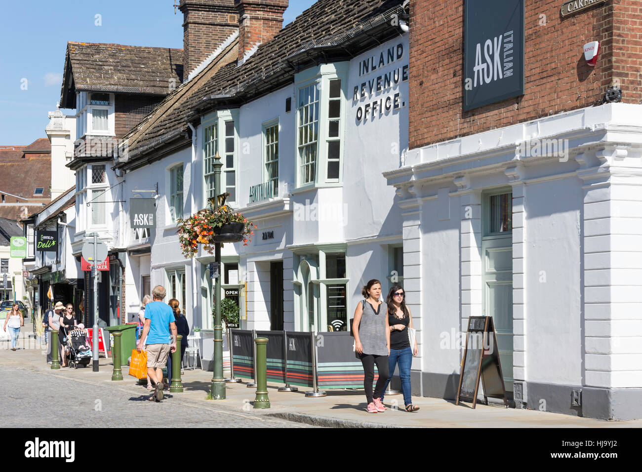 Restaurant à demander l'ancien 15ème siècle Olde Kings Head Hotel, Carfax, Horsham, West Sussex, Angleterre, Royaume-Uni Banque D'Images