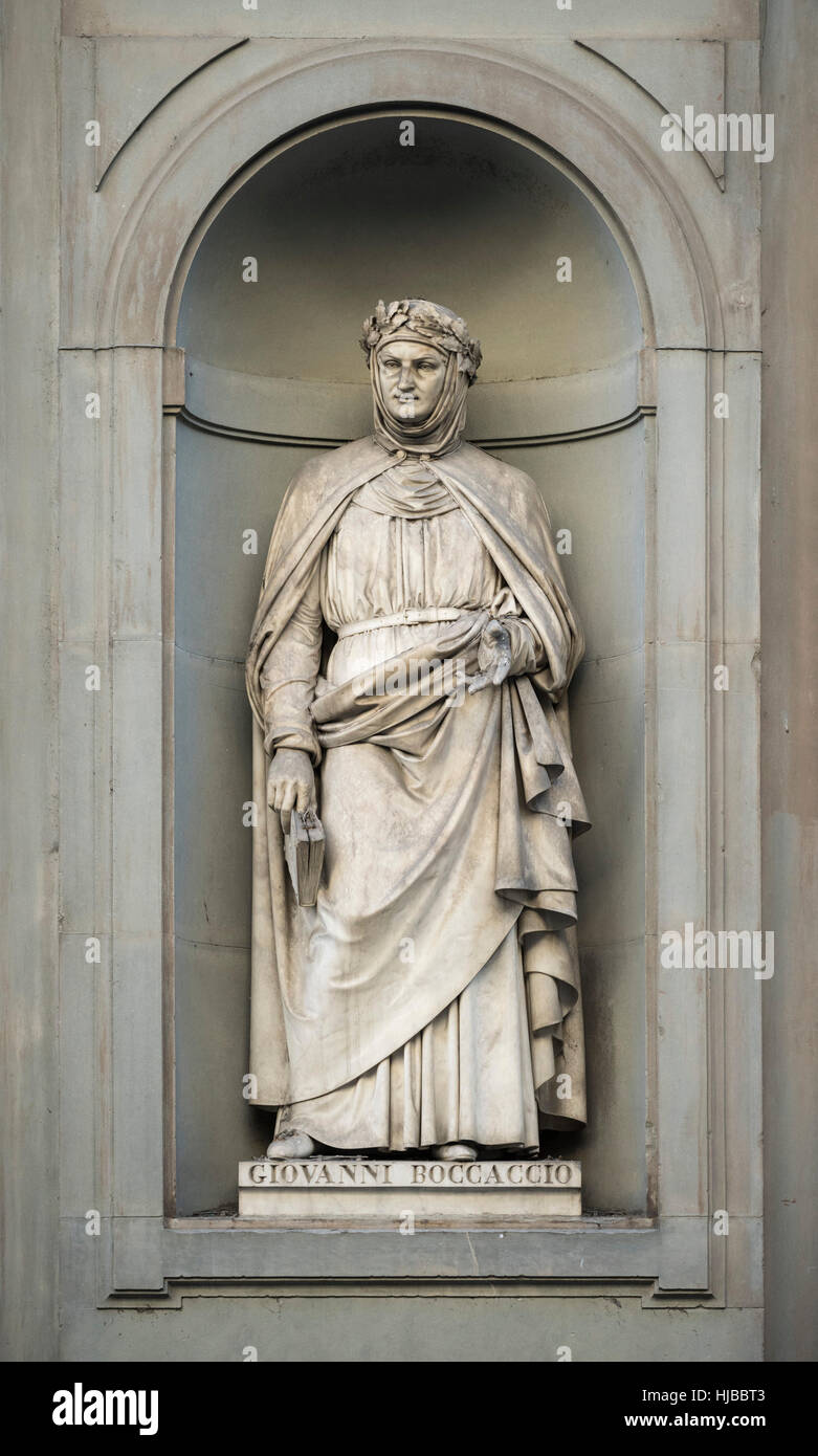 Florence. L'Italie. Statue de Giovanni Boccaccio (1313-1375), écrivain italien, poète et humaniste, Galerie des Offices. Banque D'Images