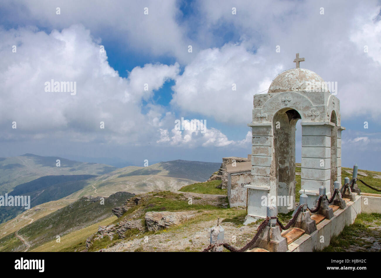 Clocher à Kajmakcalan Peak (2521 m), Montagne Nidze, Macédoine Banque D'Images