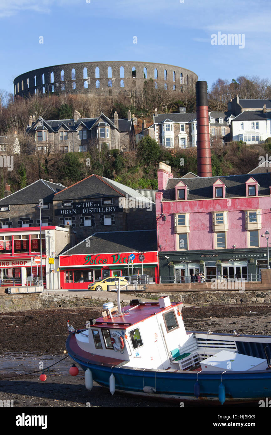 Ville d'Oban, Scotland. Vue pittoresque sur le port d'Oban avec l'esplanade de la rue George, à l'arrière-plan. Banque D'Images