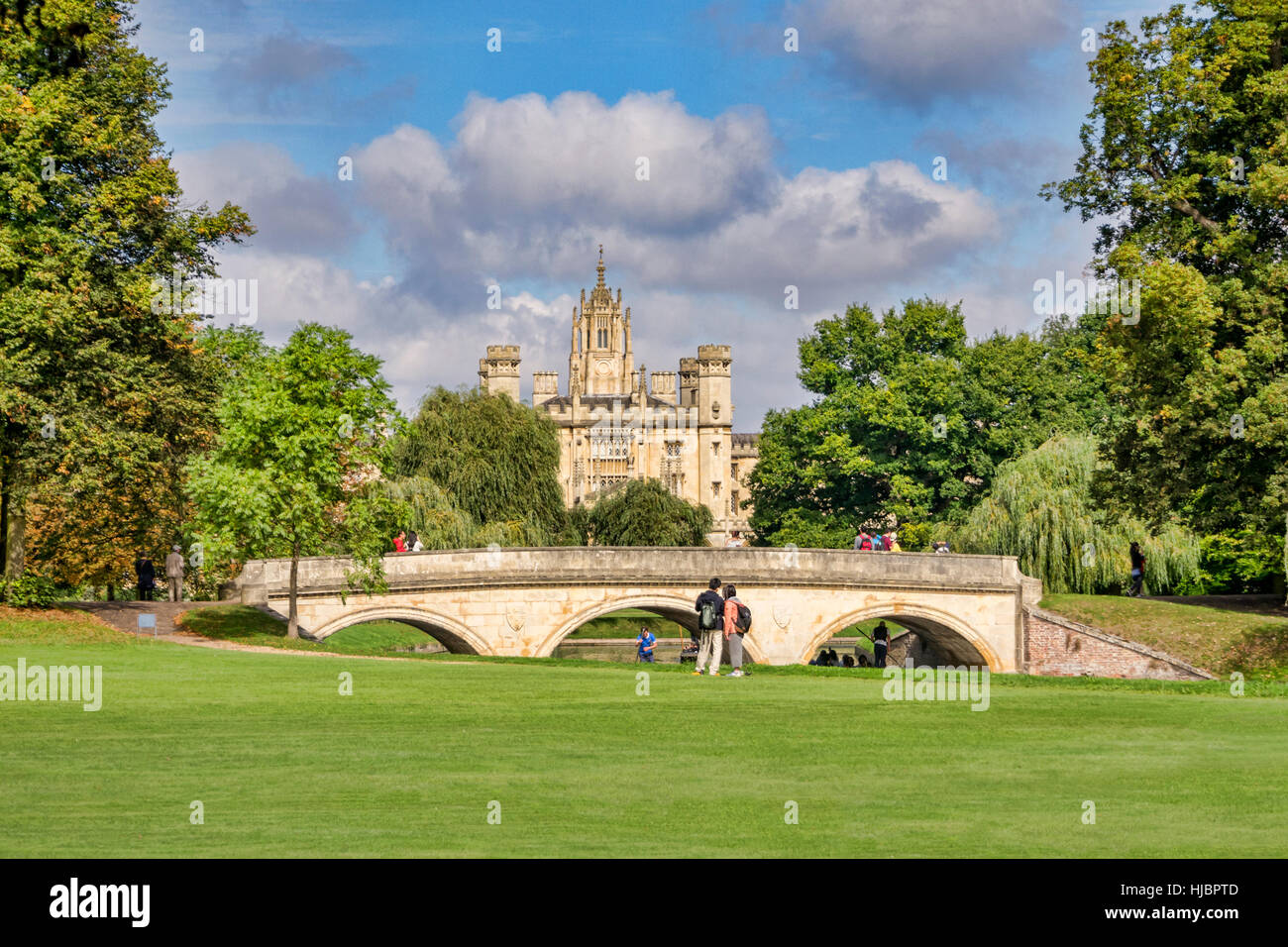 St John's College et Trinity College Bridge sur la rivière Cam, Cambridge, England, UK Banque D'Images