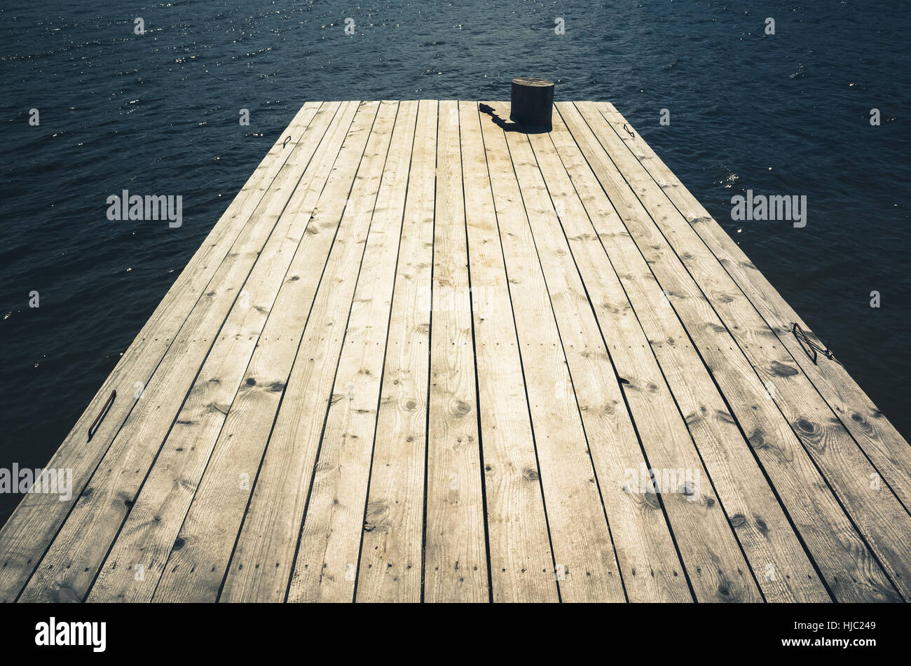 Ancien vide jetée en bois, filtre de correction tonale vintage, vieux effet  style instagram Photo Stock - Alamy