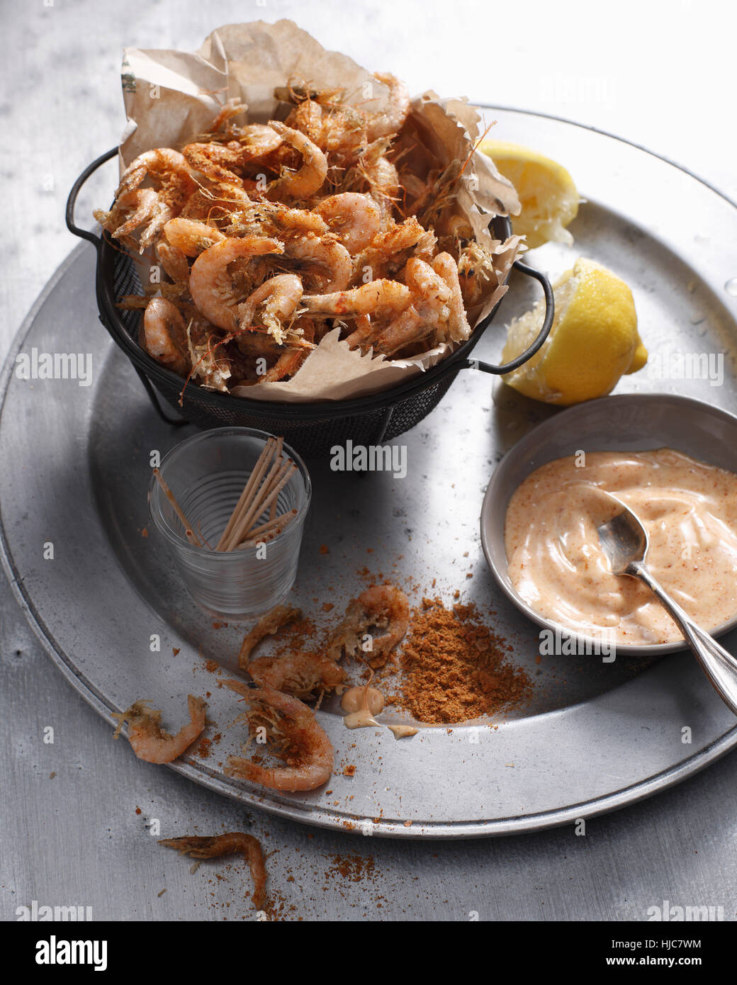 Crevettes épicées avec aïoli paprika école Banque D'Images